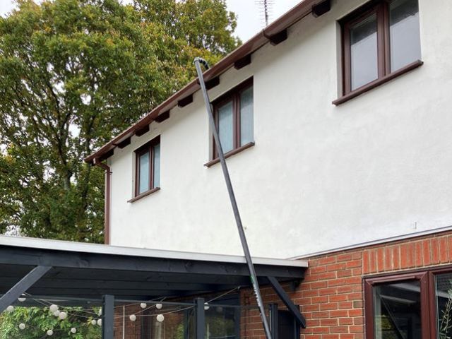 gutter-cleaining-2