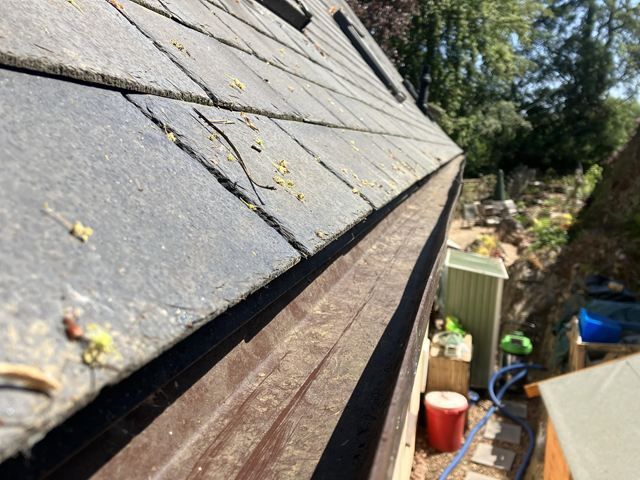 gutter-cleaining-12